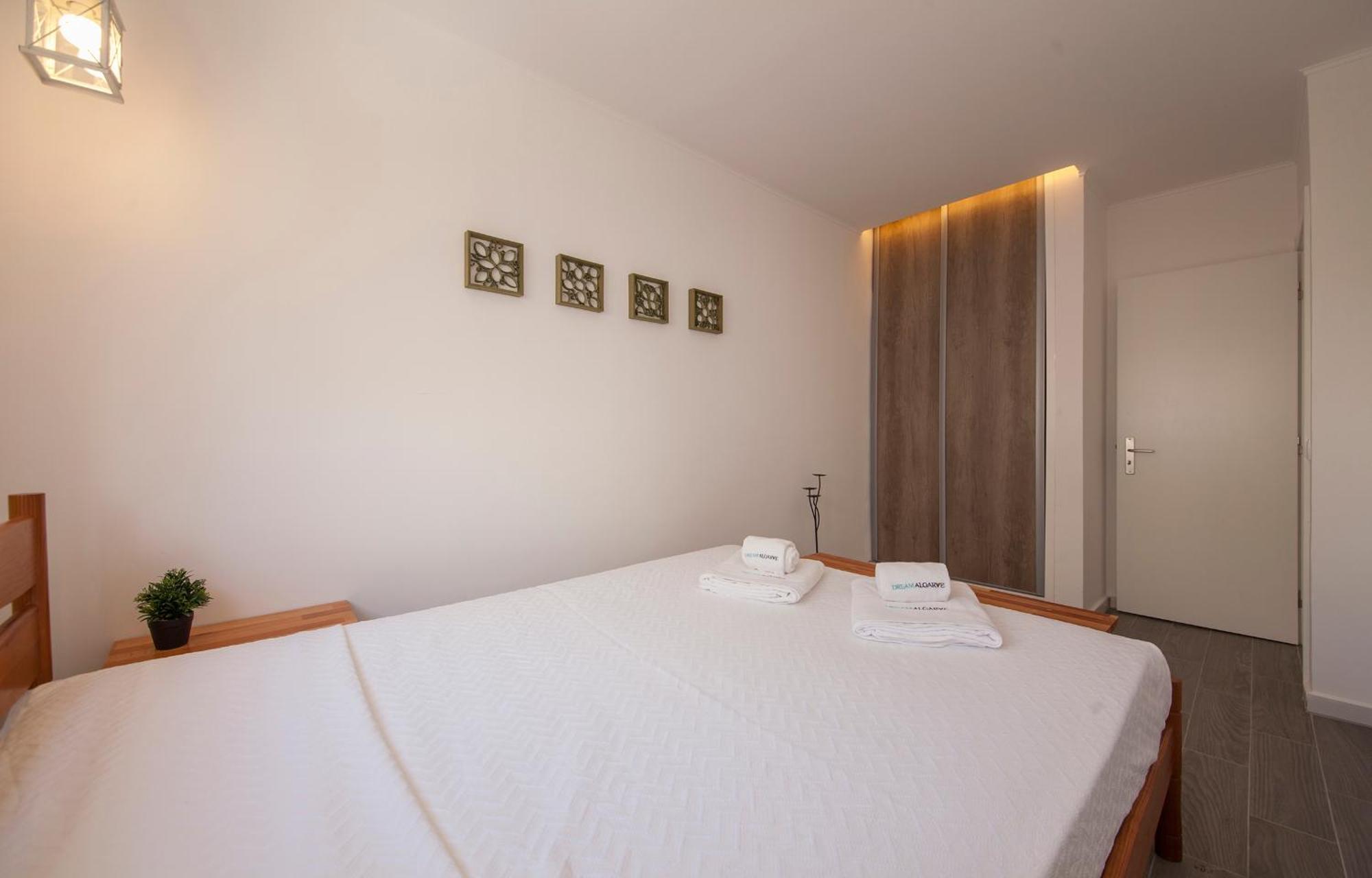 B38 - Tamar & Patio Apartment Lagos Bagian luar foto